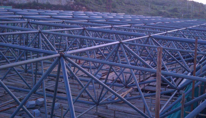 丰台概述网架加工公司对网架保温隔热的办法